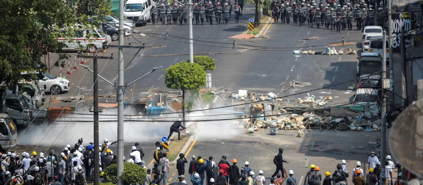 Μιανμάρ: Συνεχίζονται οι κινητοποιήσεις κατά του στρατού - Εφτά νεκροί ο τελευταίος απολογισμός